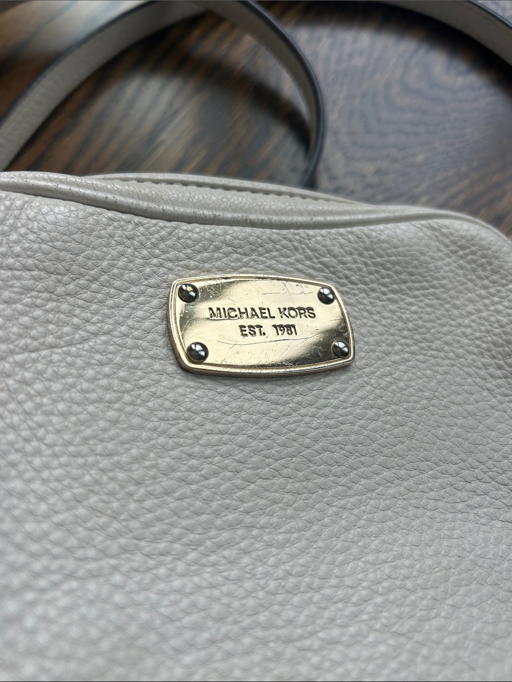 Michael Kors crossbody purse - Picture 2 of 5